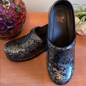 Dansko XP Clogs